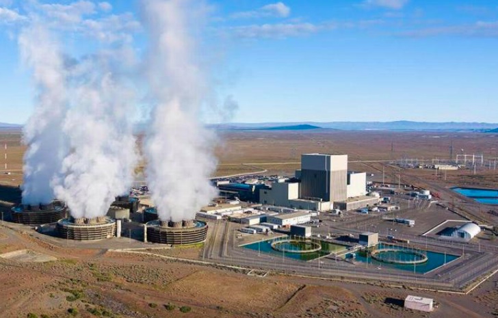 Columbia Generating Station, owned and operated by Energy Northwest, is a boiling water nuclear power reactor located about 10 miles north of Richland, Washington.