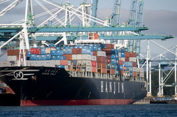 (Benjanmin Brink) A Hanjin Shipping Co. vessel berths at the Port of Portland's Terminal 6.
