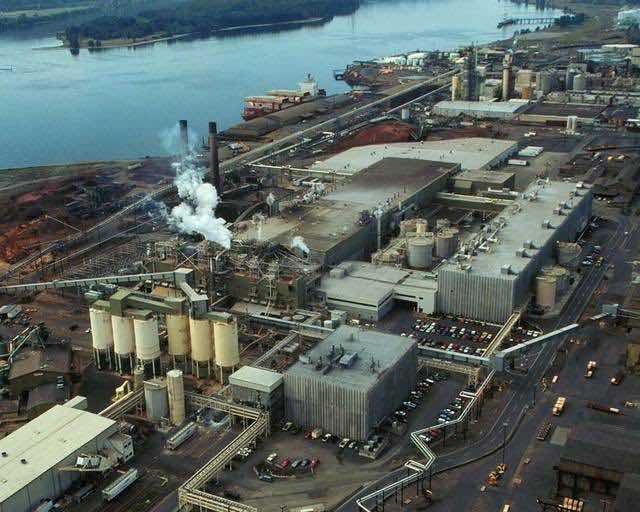 During an electricity demand response project, the North Pacific Paper Corp. pump and paper manufacturing facility in Longview, Wash., reduced its electricity use within 10 minutes. (Photo Courtesy BPA)