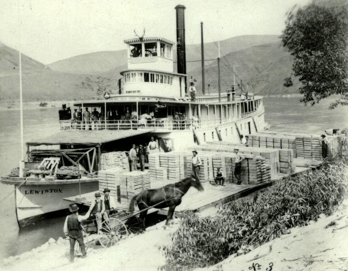 The steamship Lewiston collecting crops on the Snake for transport downriver.