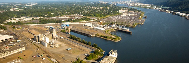 Port of Portland's T4 terminal from above.