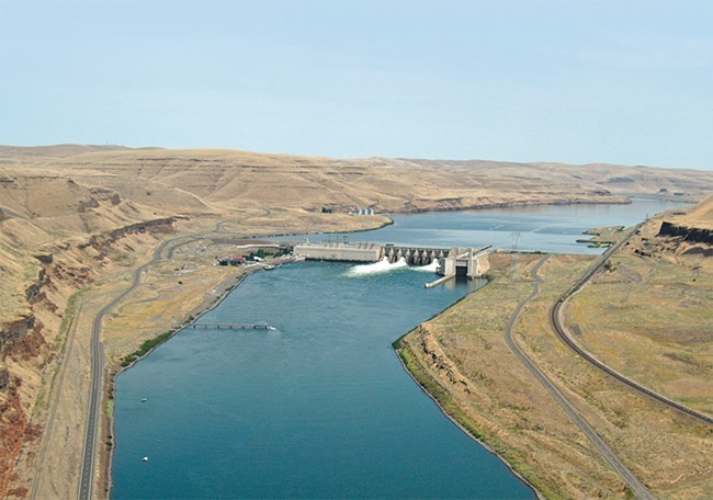 he Lower Monumental Dam on the Snake River, near Kahlotus, Washington.