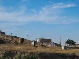 Mt. Poso oil field in Kern County (Don Barrett photo)