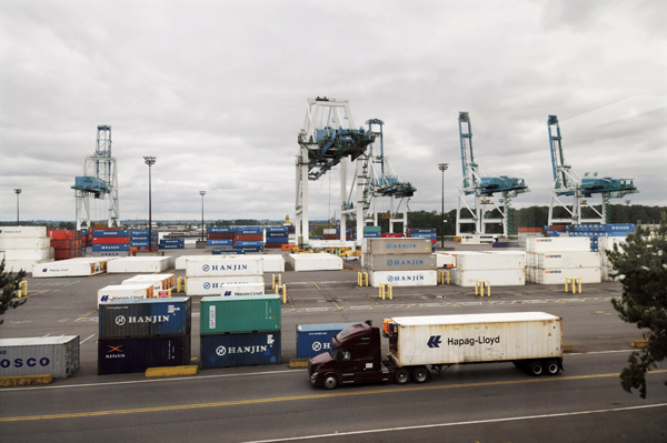(Dan Carter) Philippines-based International Container Terminal Services Inc., has entered into a tentative 25-year lease for Terminal 6 at the Port of Portland. ICTSI will be taking over the operations and marketing of the terminal.