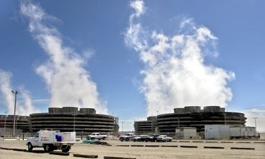 (Jackie Johnston/AP) Steam rises from Energy Northwest's Columbia Generating Station, Washington state's only nuclear power plant, near Richland, Wash., on April 8, 2003.
